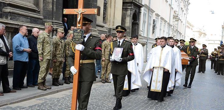У Гарнізонному храмі відбувся Чин похорону новітнього Героя Михайла Шозда 