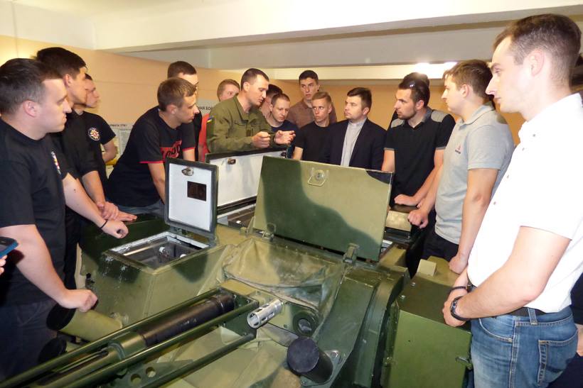 Львівські семінаристи ознайомились із службою у Національній гвардії