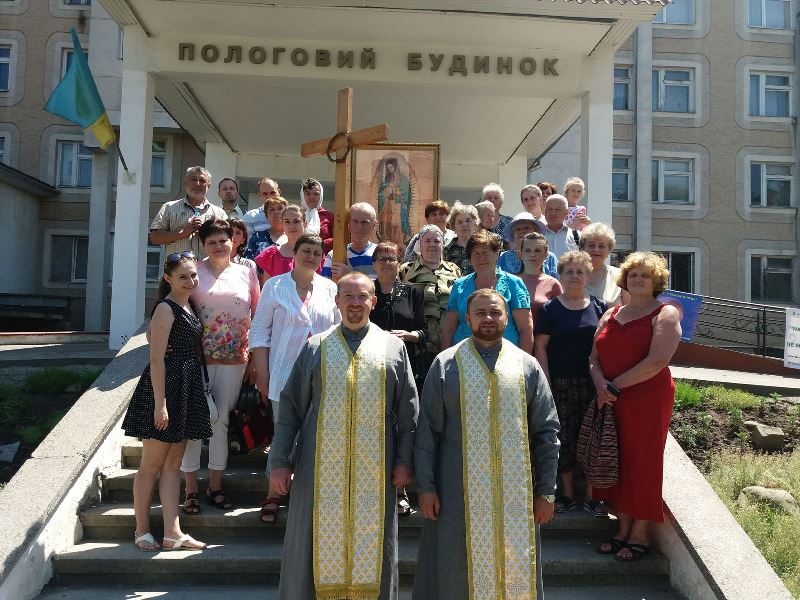 Молитовне стояння в "День захисту дітей"
