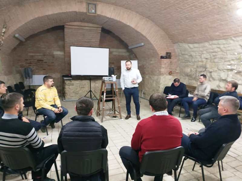 Львівська Архиєпархія розпочинає регулярні вишколи духівників що працюють для молоді