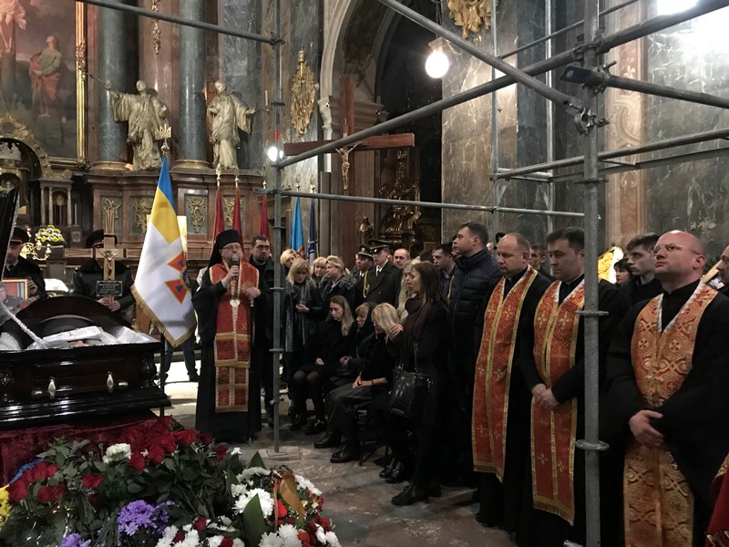 У Гарнізонному храмі свв.апп.Петра і Павла молились парастас за упокій душі генерал-майора Сергія Дмитровського