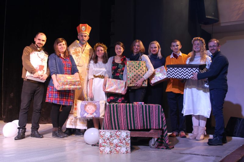 Святий Миколай у Львові завітав до дітей-сиріт