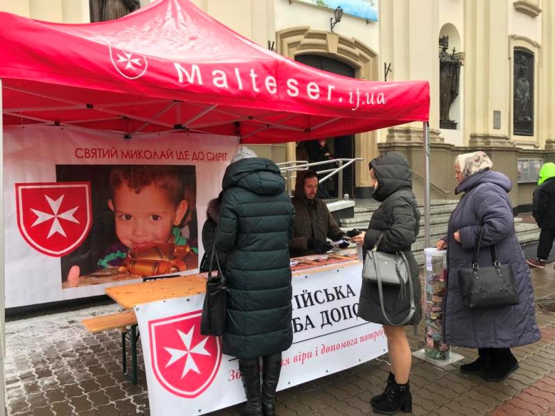 В Івано-Франківську триває акція «Святий Миколай іде до сиріт»
