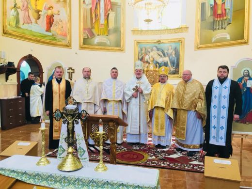 Митрополит Володимир вручив митру священику з Івано-Франківська