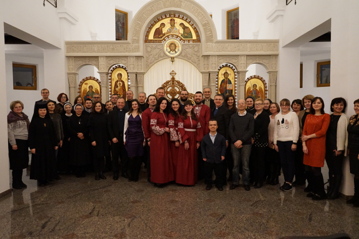 У Львові для працівників Курії з різдвяною програмою виступив вокальний ансамбль “Імпресія