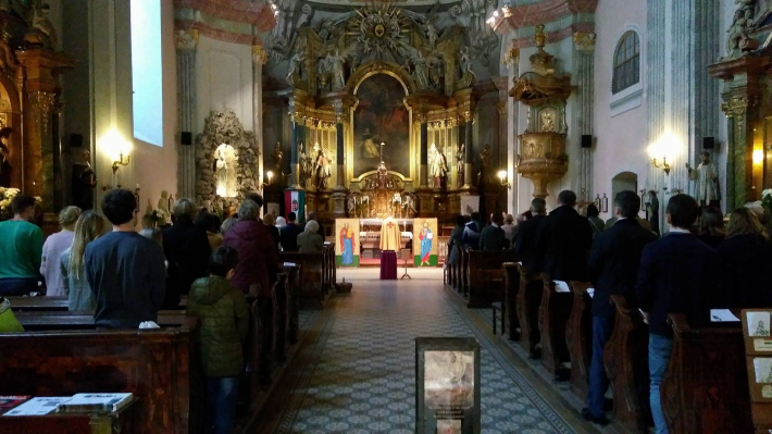 Українці в Угорщині вшанували Героїв Небесної Сотні