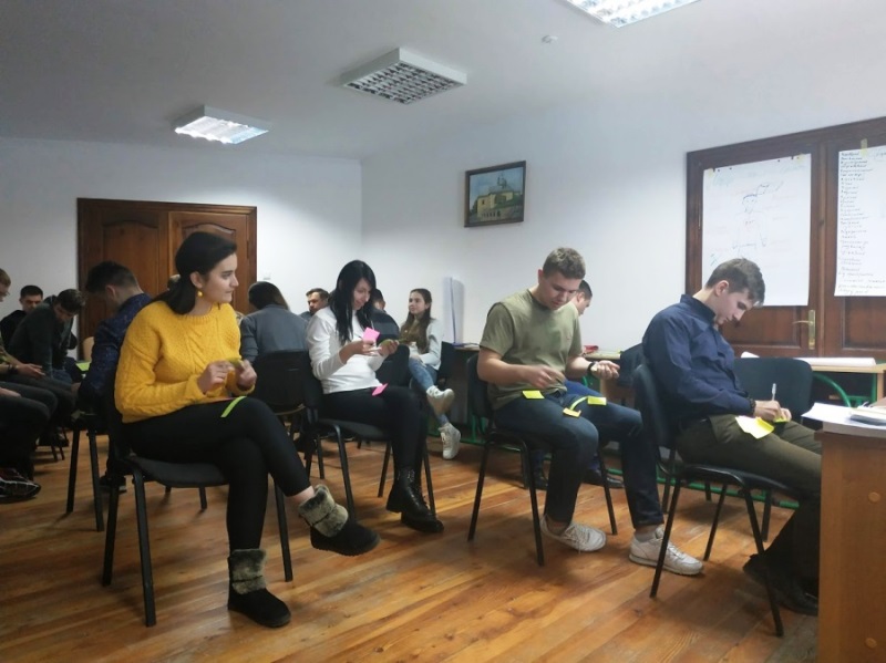 У Брюховичах відбувся перший курс лекцій «Школи провідників християнських таборів»