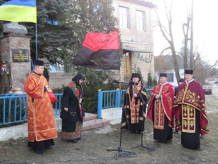 Молитва за загиблого генерала УПА Романа Шухевича