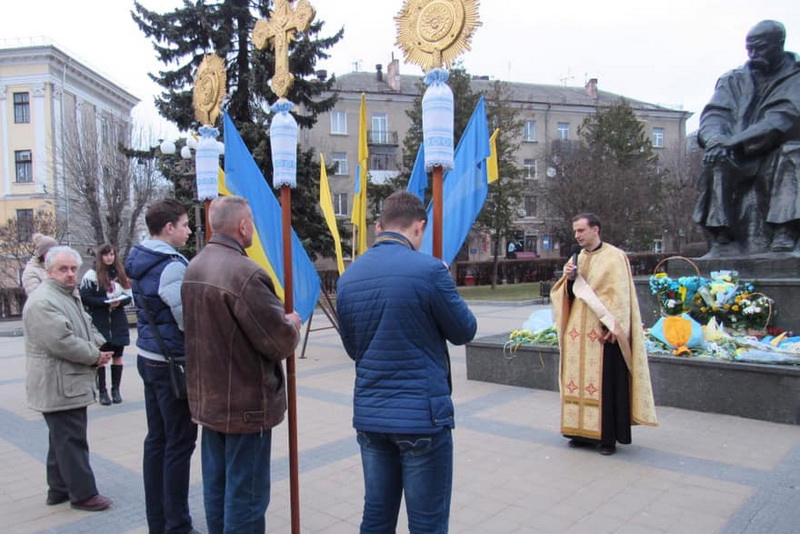 Духовенство й молодь Тернополя вшанували пам’ять Великого Кобзаря 