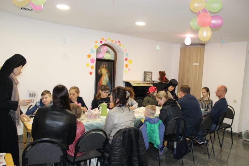 Майстер-клас із писанкарства пройшов на парафії Св. Миколая Чудотворця у м. Харкові