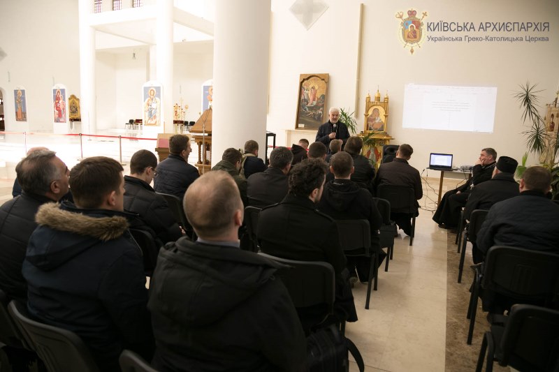Для священиків Київської Архиєпархії провели семінар «Душпастирство молоді»