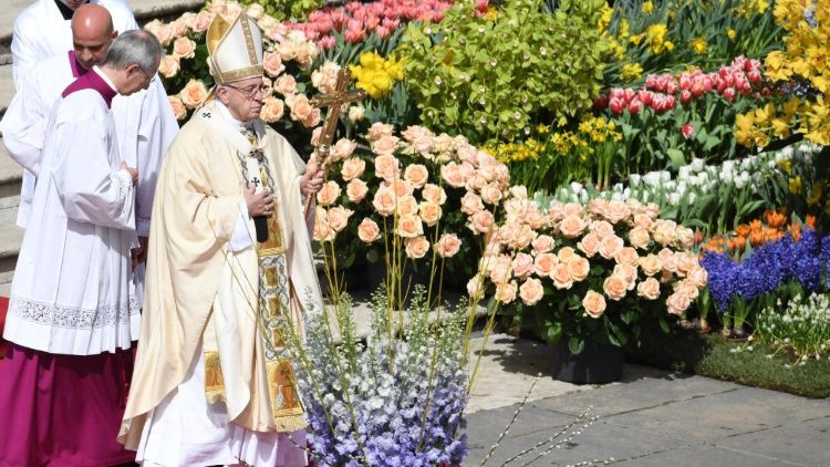 Великдень на площі св. Петра: квітковий подарунок з Нідерландів