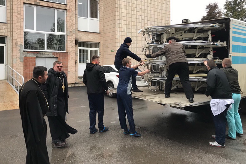 Тернопільській обласній лікарні передано благодійну допомогу від УГКЦ