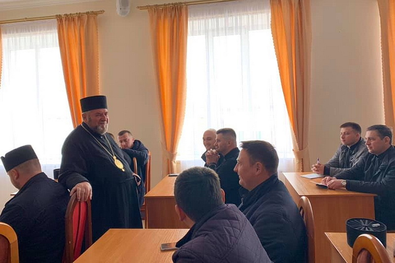 Митрополит Василій провів формаційну зустріч з молодими священиками
