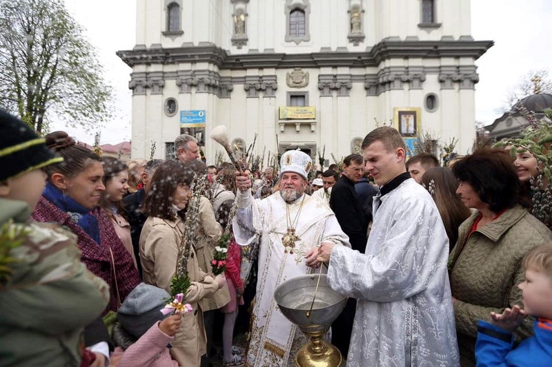 Митрополит Василій здійснив празничне Богослужіння Вербної неділі в Архикатедрі Тернополя (ФОТО)
