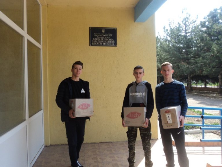 Карітас передав 24 тисячі літри соку тим хто цього потребує