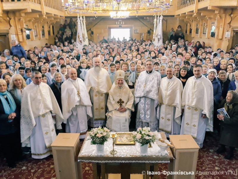 На Івано-Франківщині відбувся ХIІІ З’їзд спільнот «Матері у молитві»