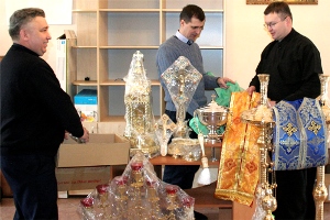Передано церковні речі для пасторально-місійного центру в Слов'янську
