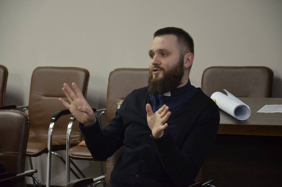 Капелан о. Юрій Остапюк: «Маємо робити все, щоб студенти думали над своїм майбутнім»