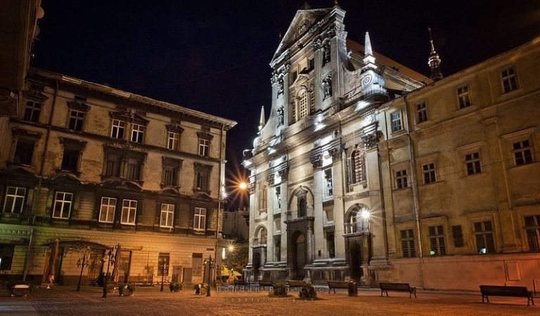 Реставрація центрального фасаду Гарнізонного храму