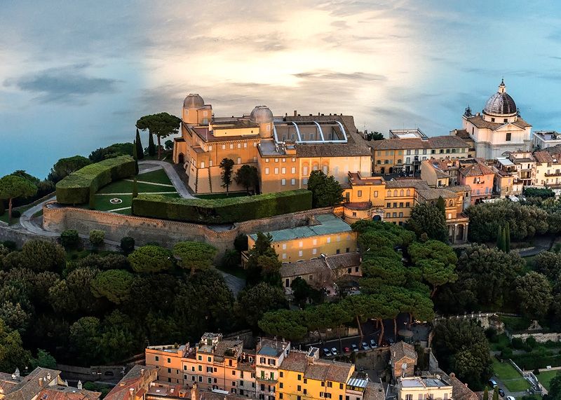 Папська літня резиденція в Кастель-Гандольфо